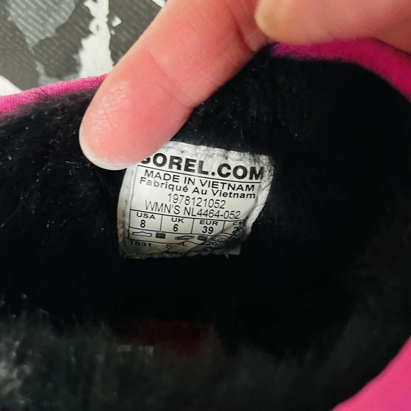 Sorel Women's Black and Pink Slippers GUC - Picture 7 of 14